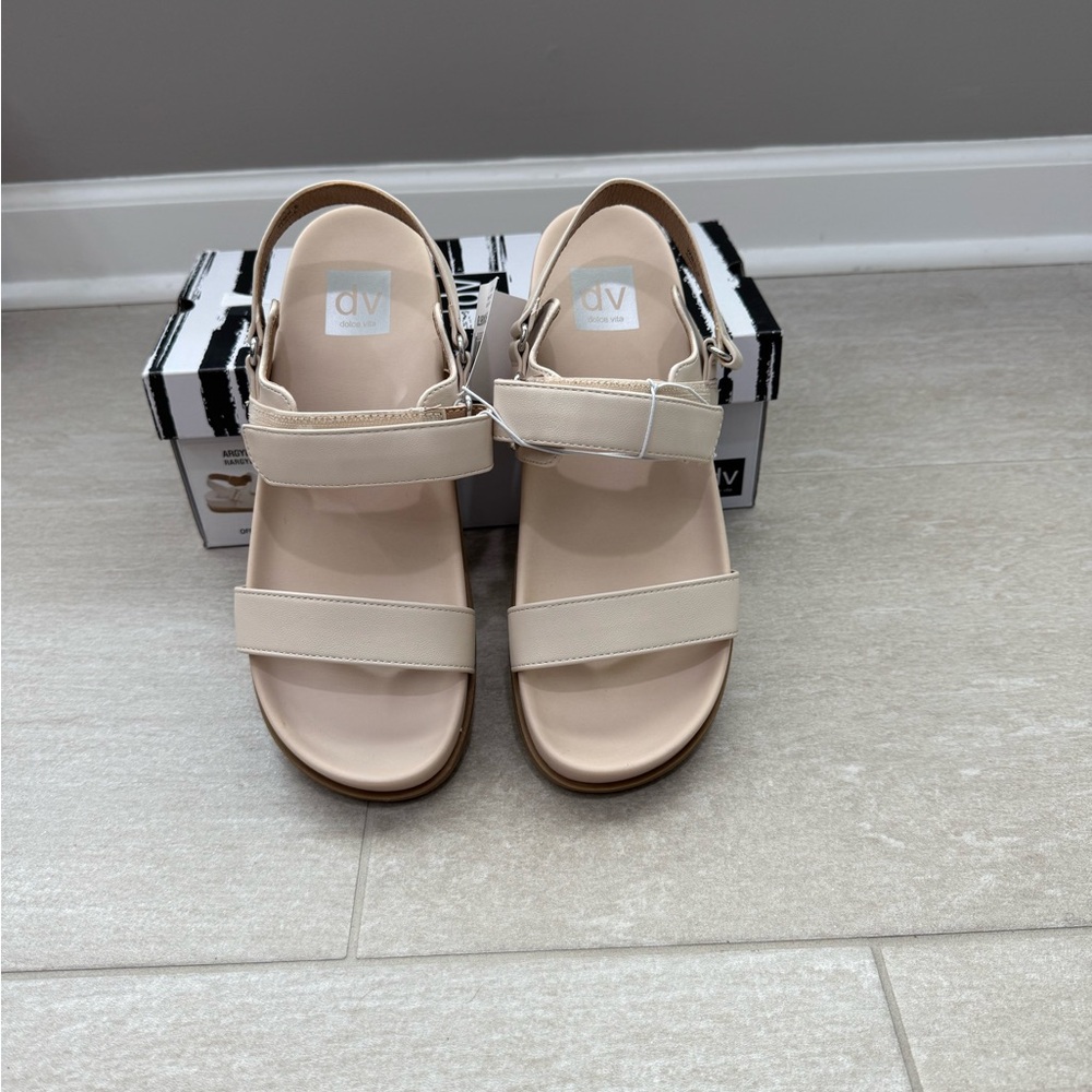 👡🆕Dolce Vita Argyle Neutral Strappy Sandals With Velcro Closure, Size 9👡